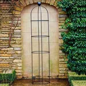 Round Column Wire Obelisk