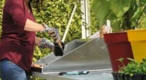 Freestanding Staging for Greenhouse