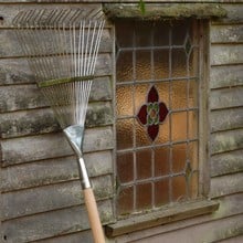 Burgon and Ball Spring Tine Lawn Rake Burgon and Ball Spring Tine Lawn Rake