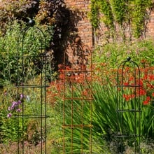 Harrod Round Wire Obelisks - Ground Inserted Version