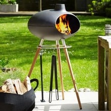 Small Outdoor Grill Forno with Tripod Stand