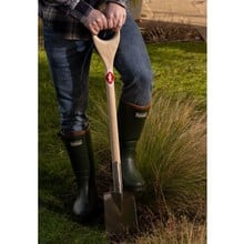 Sneeboer Border Spade with Steps and D-Handle