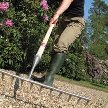 Sneeboer Gravel Rake