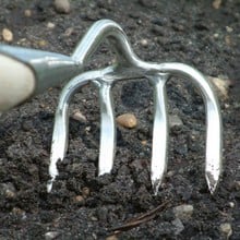 Sneeboer Narrow Long Handled Rake Sneeboer Narrow Long Handled Rake