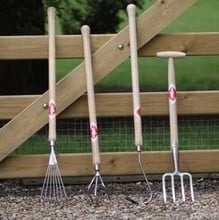 Sneeboer Raised Bed 7 Tine Rake