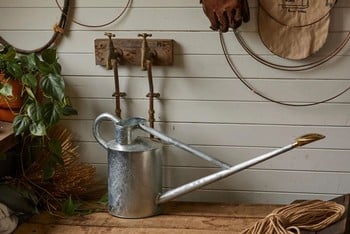 Haws Warley Fall Galvanised Watering Can (9 Litre)