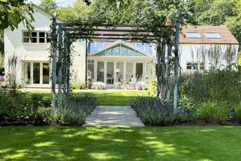 Traditional Single Hoop Arch