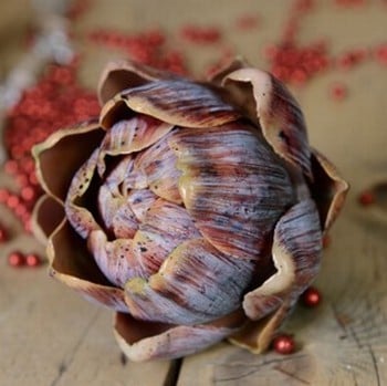 Artichoke Head Table Decoration by Sia