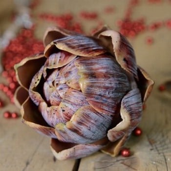 Artichoke Head Table Decoration by Sia