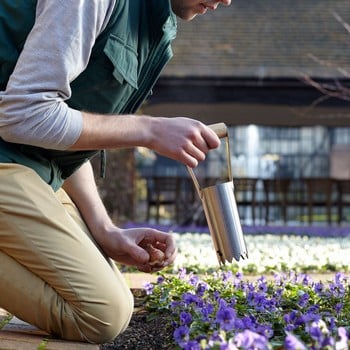 Burgon and Ball Hand Held Bulb Planter