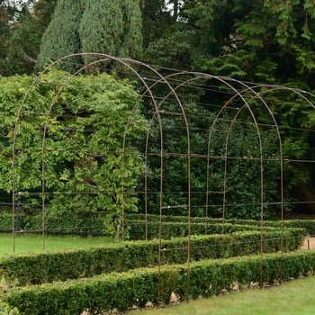 Harrod Linked Vintage Wire Arches - Rust