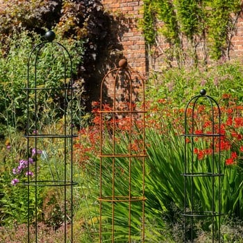 Harrod Round Wire Obelisks - Ground Inserted Version