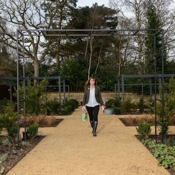 Harrod Square Garden Arch