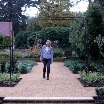 Harrod Square Garden Arch