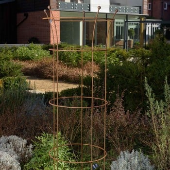 Harrod Trumpet Wire Obelisks Rust - Ground Inserted Version