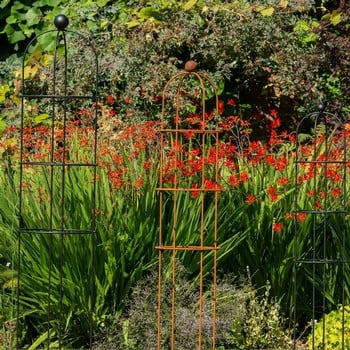 Harrod Vintage Round Wire Obelisks