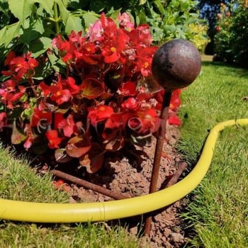 Wrought Iron Hose Guide with 50mm ball Wrought Iron Hose Guide with 50mm ball