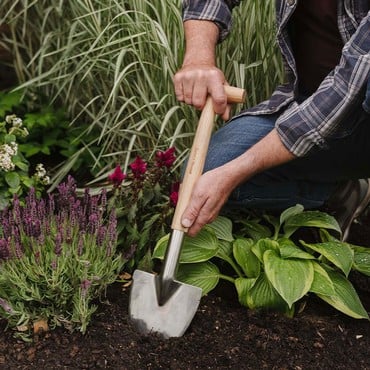Kent &amp; Stowe Perennial Spade