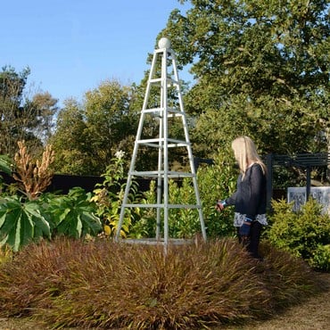 Steel Grand Pyramid Obelisk - Lichen Green