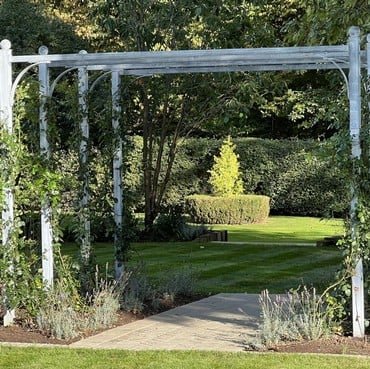 Traditional Single Hoop Arch Traditional Single Hoop Arch