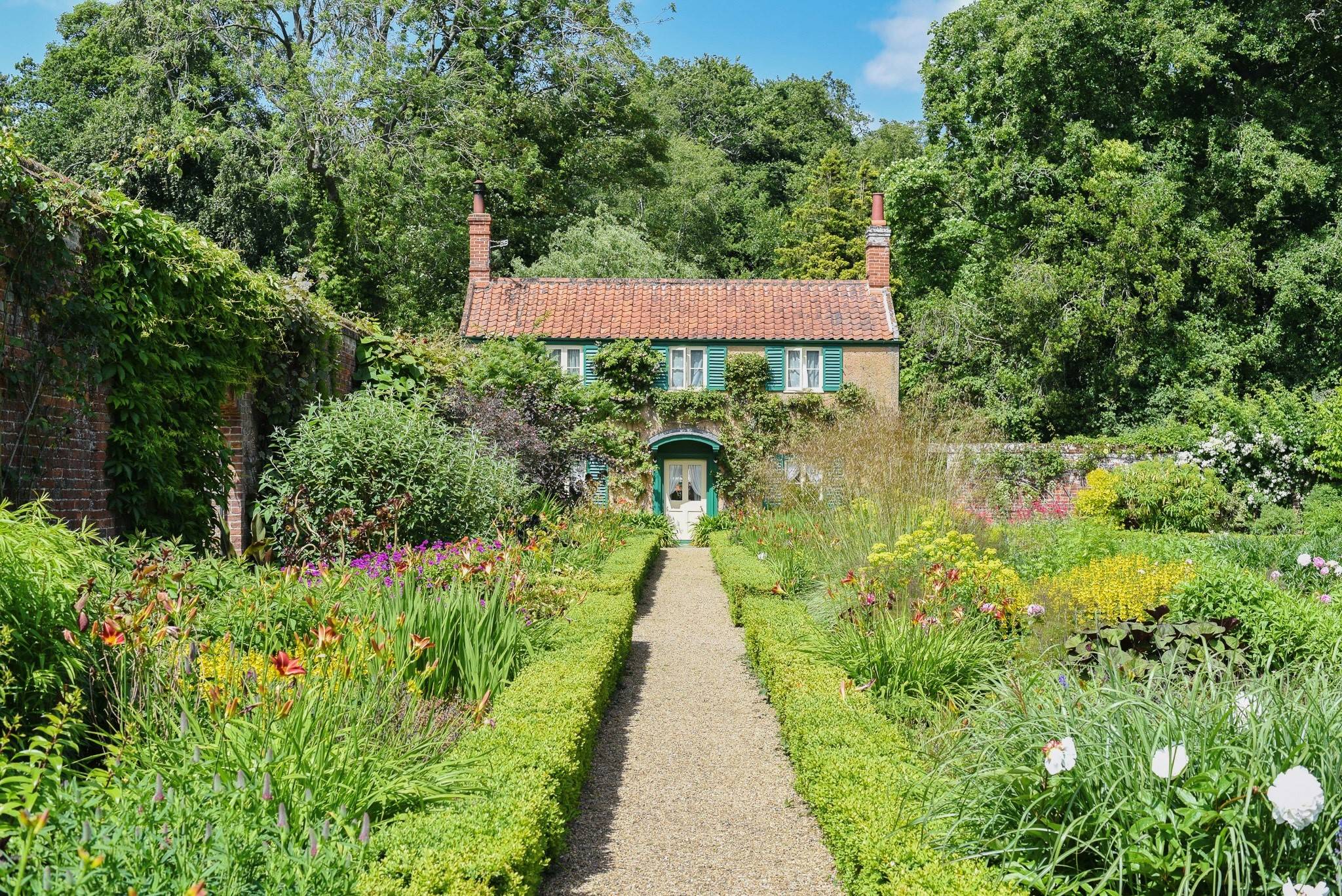 Hoveton straight house shot