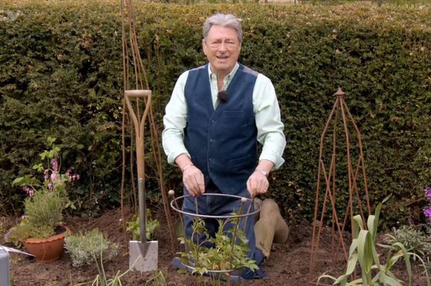 Spring into Summer - Alan Titchmarsh