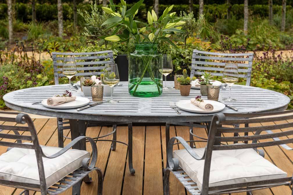 Oval-Table-1.8m-1_3044.jpg Oval-Table-1.8m-1_3044.jpg