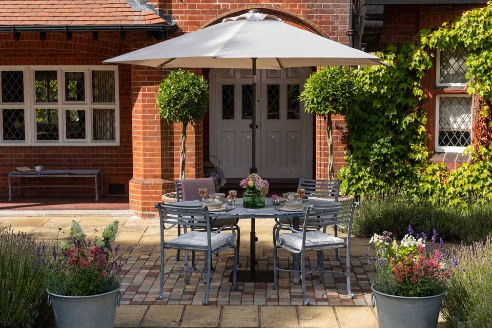 Oval-Table-1.8m-2_3045.jpg Oval-Table-1.8m-2_3045.jpg