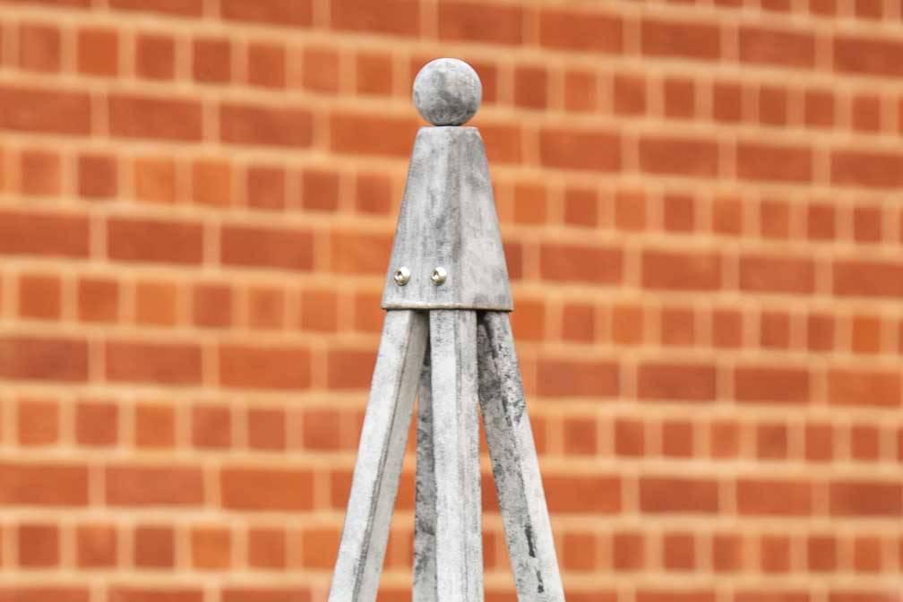 Southwold-Pyramid-Obelisk-Close-Up-1_3104.jpg