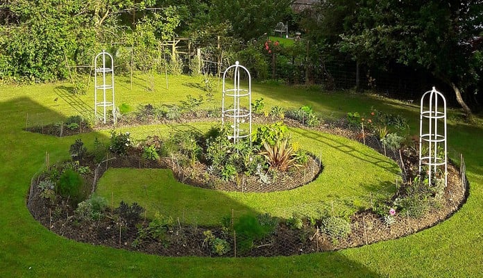 Silk Grey Grand and Round Obelisks, Mrs Allen - Dorset