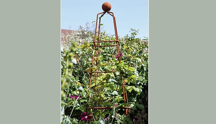 Rust Pyramid Steel Wire Obelisk, Mr Stewart - Devon