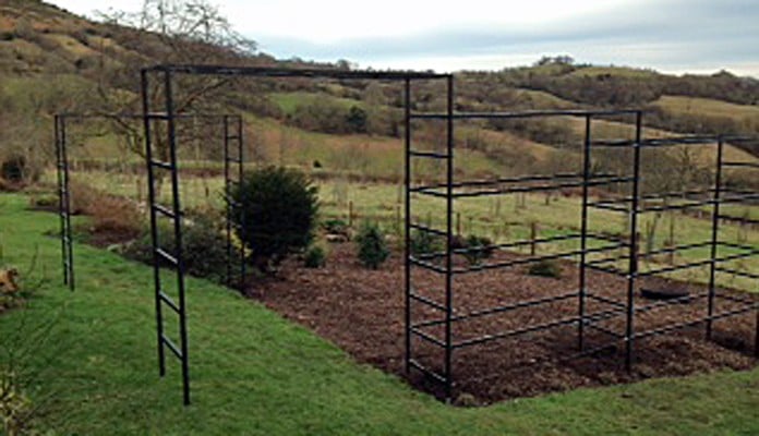 Square Arches Linked on a Slope 2