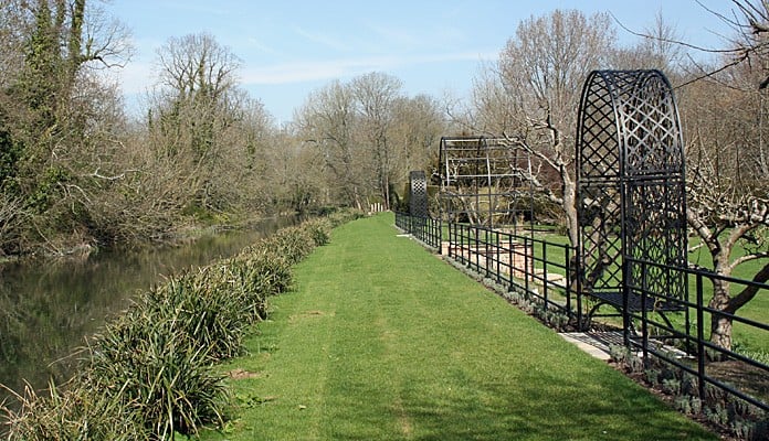 Steel Arbour Fully Latticed with Fitted Bench 2