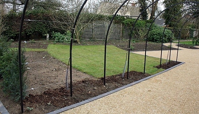 Roman Arches Linked for Apples