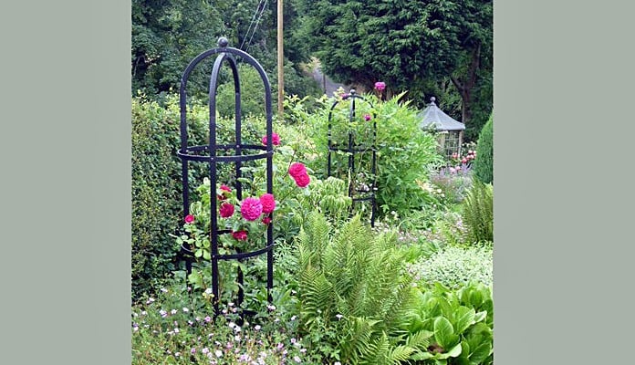 Steel Round Obelisks, Mrs Pearce - North Yorkshire