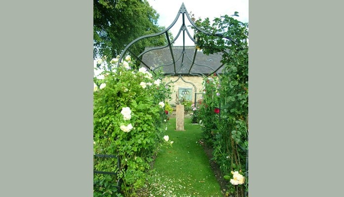 Ogee Arches, Curved Fence and Pergola 4 Ogee Arches, Curved Fence and Pergola 4