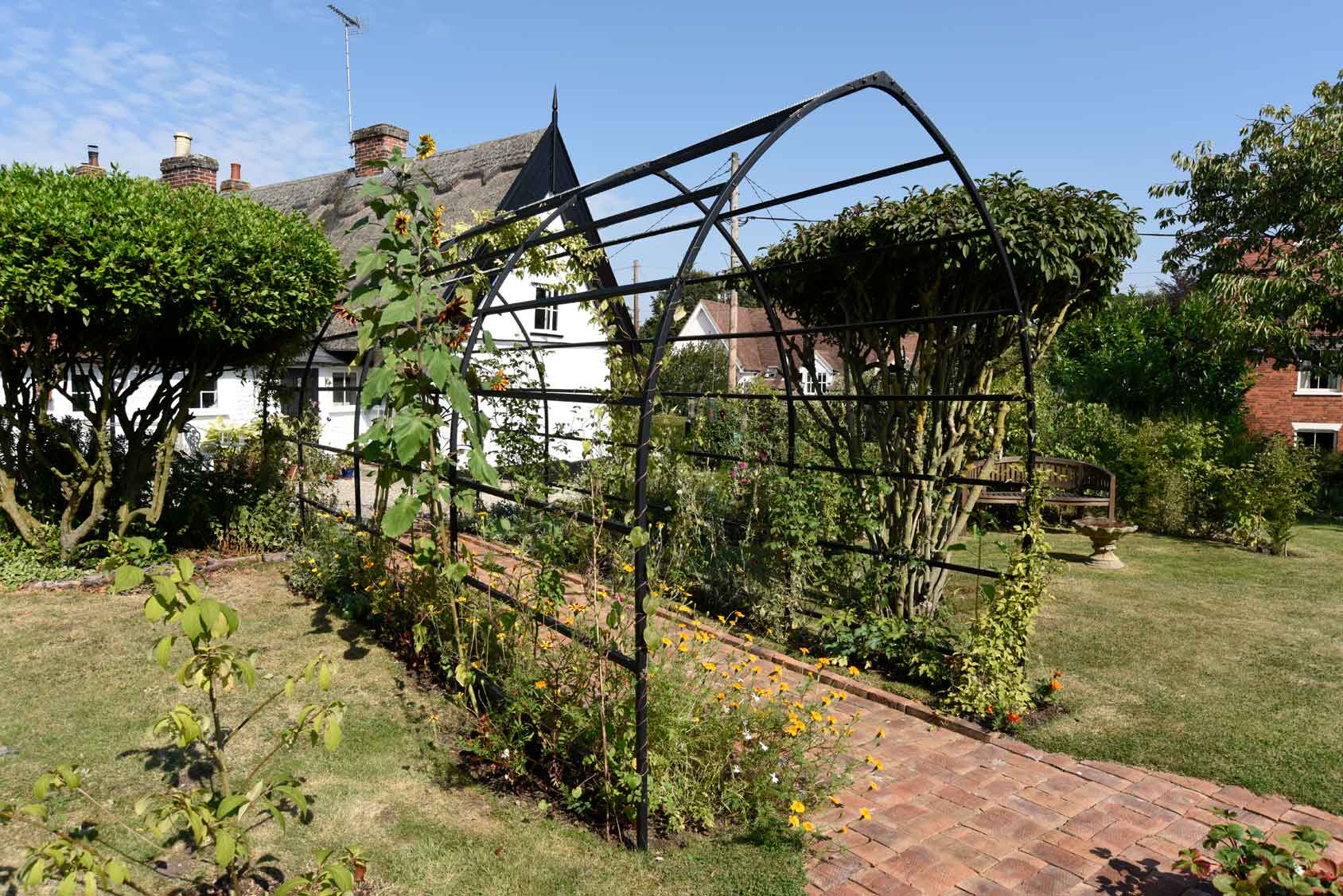 Gothic Arch Metal Garden Pergola