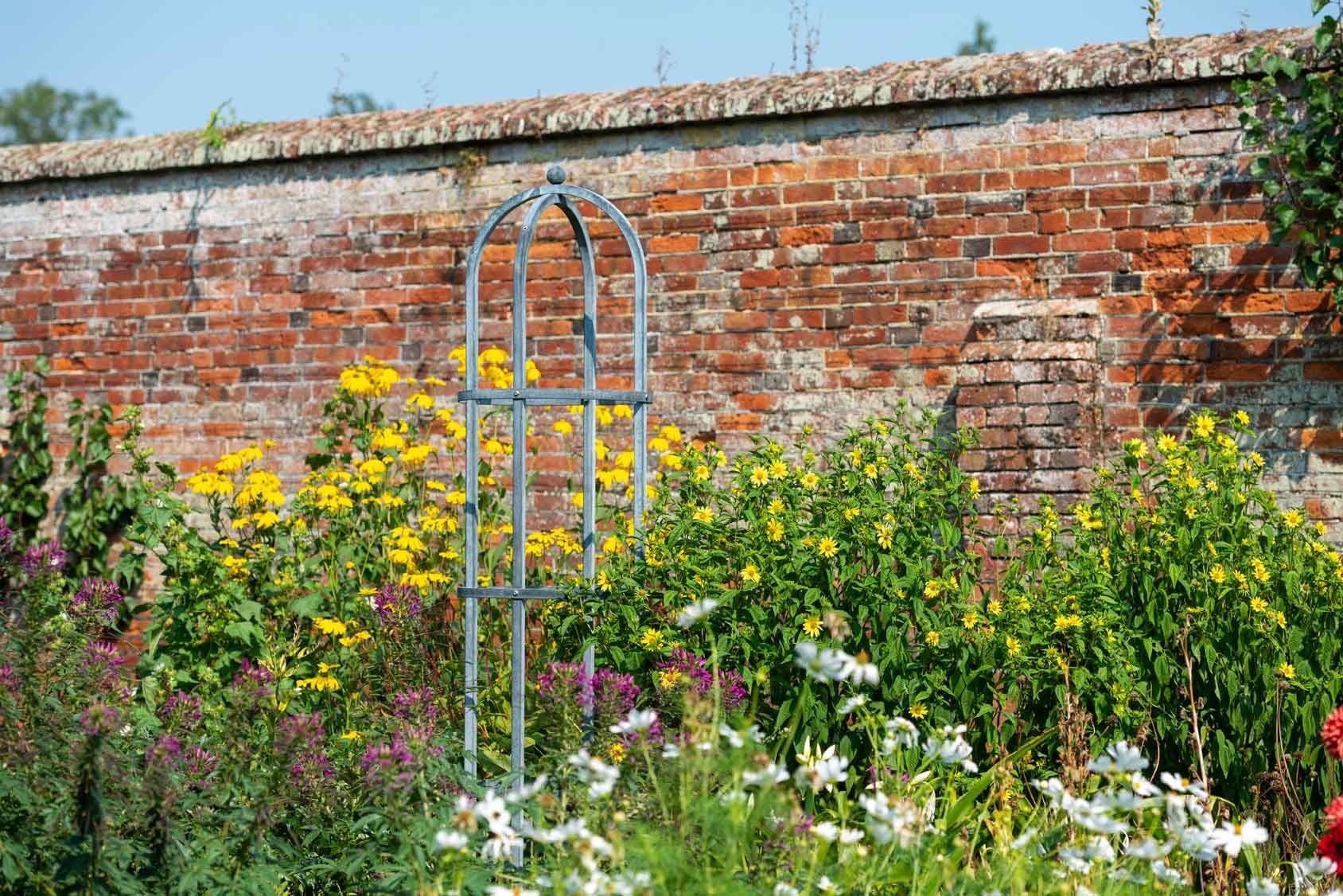 Handcrafted Steel Round Garden Obelisk - The Southwold Collection by Harrod Horticultural