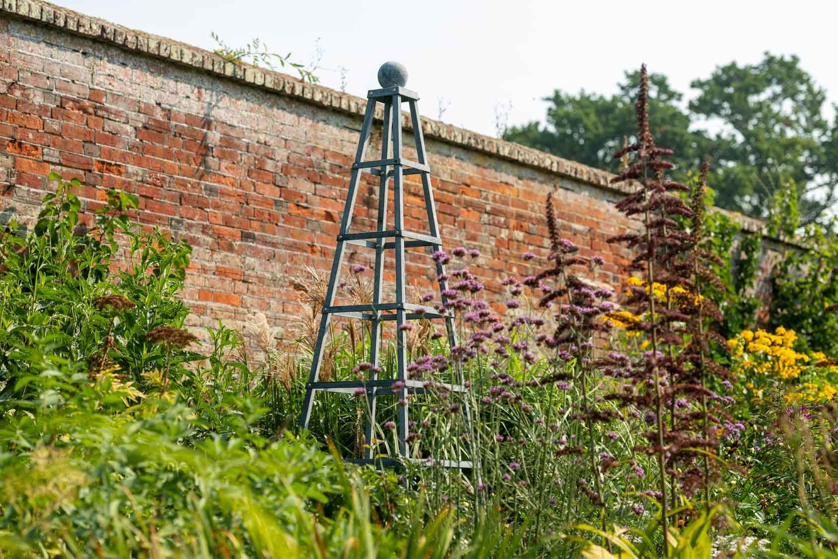 Grand Traditional Steel Pyramid Garden Obelisk - The Southwold Collection by Harrod Horticultural