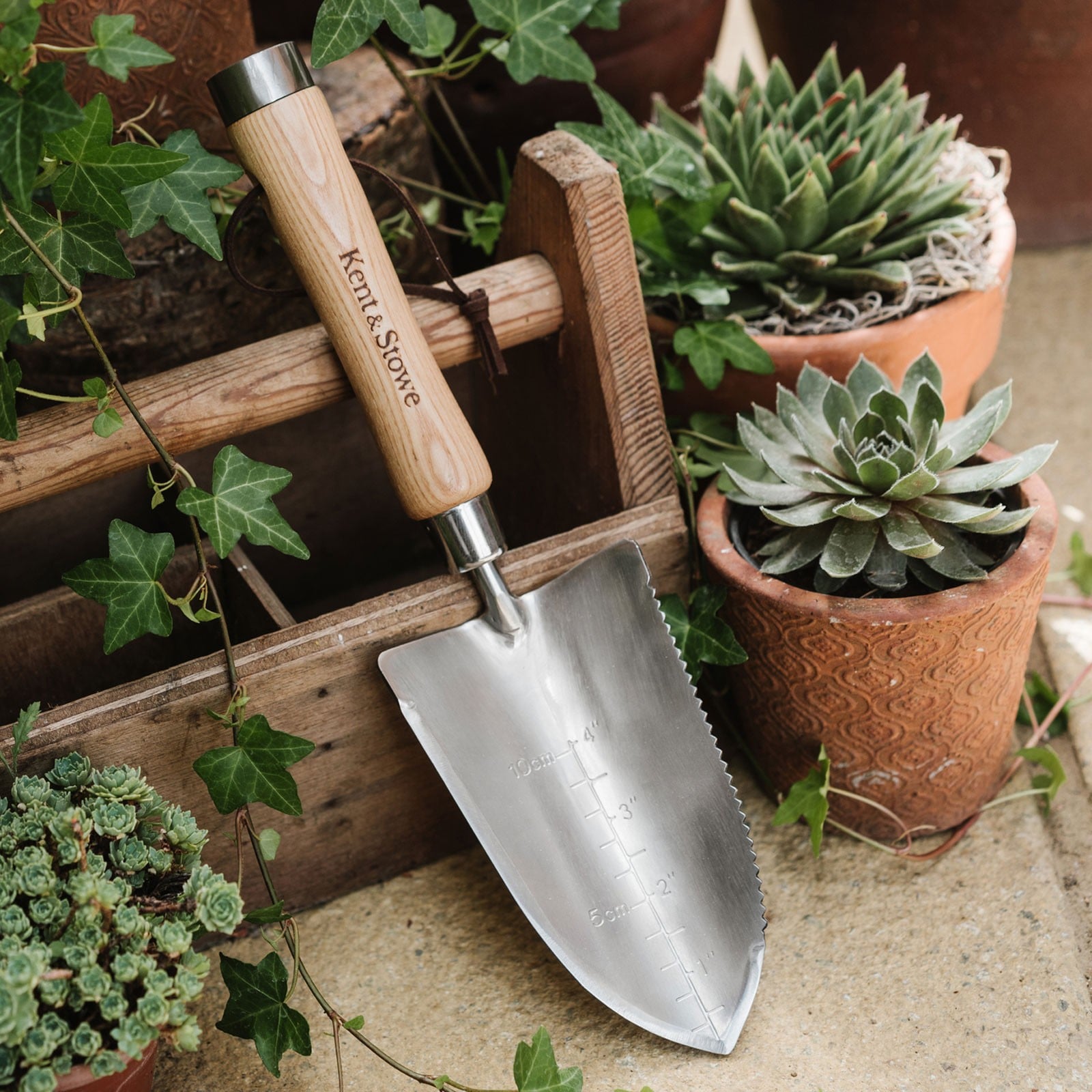 Kent & Stowe Capability Trowel - Harrod Horticultural