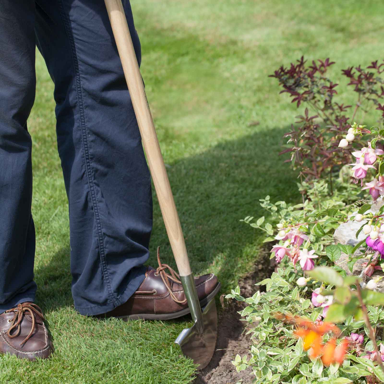 Burgon and Ball Half Moon Lawn Edger Harrod Horticultural