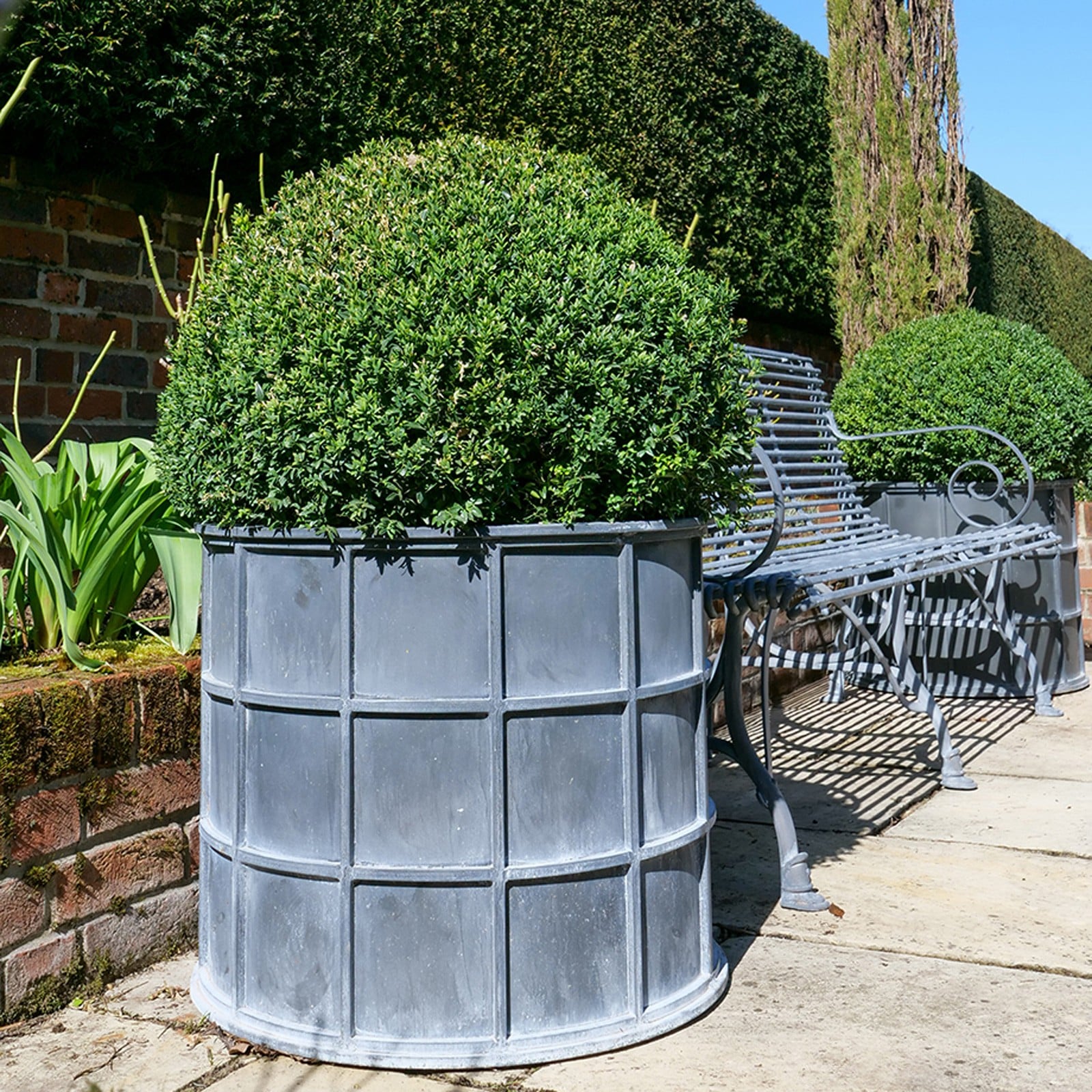 Sienna Round Steel Planters