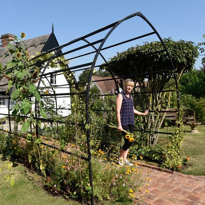 Gothic Arch Metal Garden Pergola - Harrod Horticultural (UK) Gothic Garden Pergolas - Gothic Arch Metal Garden Pergola - Harrod Horticultural (UK)