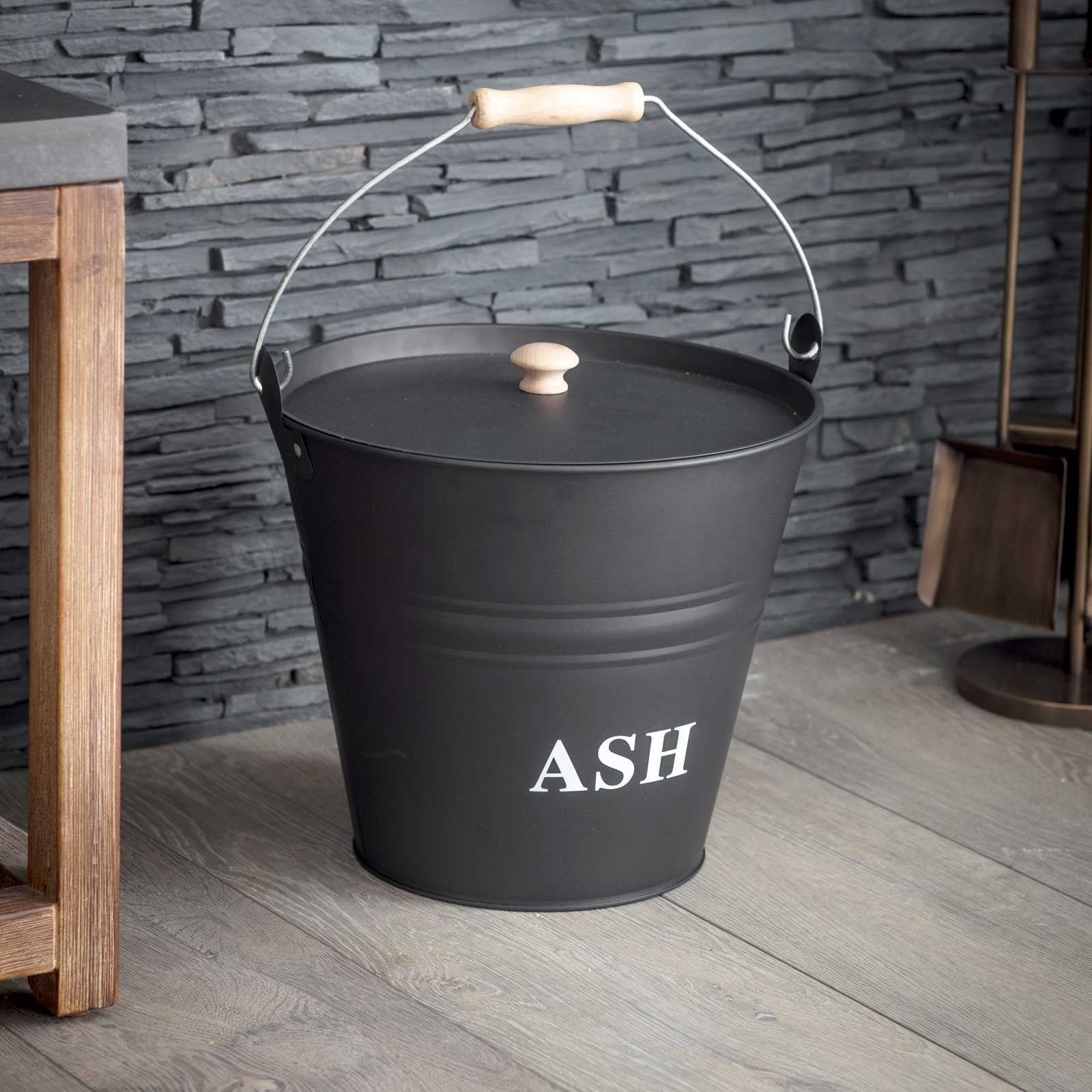 Ash Buckets With Lids