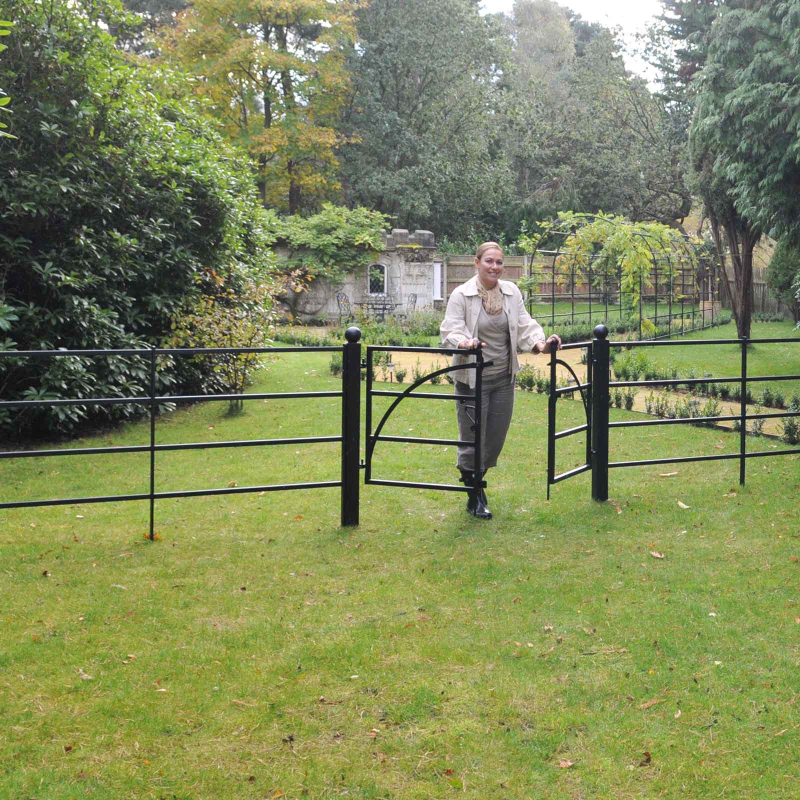 Estate Fencing & Gate with 10 year Guarantee Harrod Horticultural