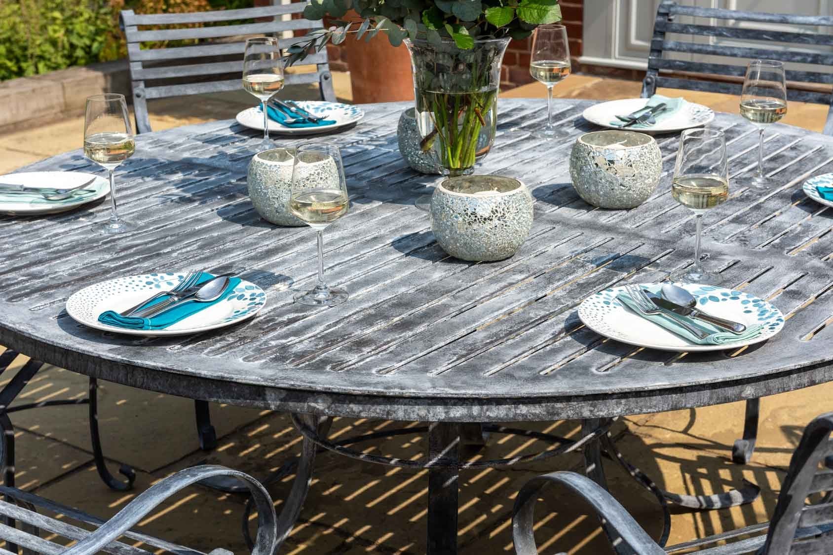 Southwold 1.8m Round Dining Table - Harrod Horticultural